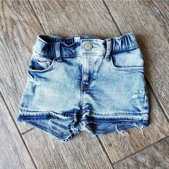 GAP Shortie distressed light wash denim jean shorts Size 4 - Picture 9 of 9